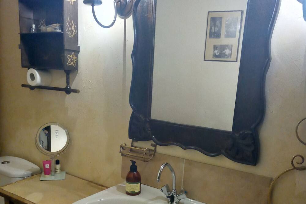 Photo of Bathroom in Merens-les-Vals