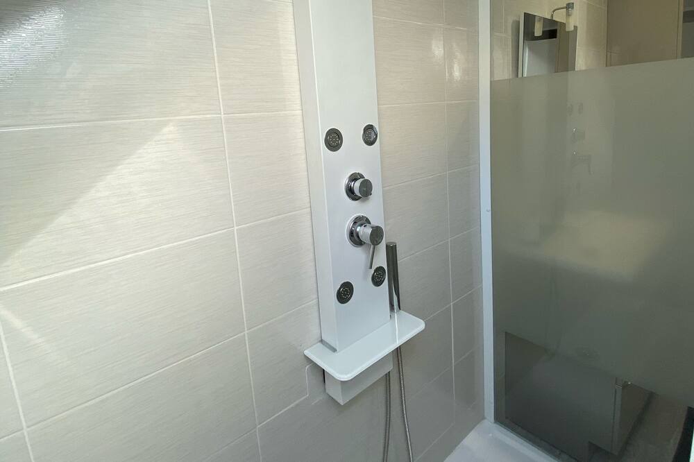 Photo of Bathroom in Chouilly
