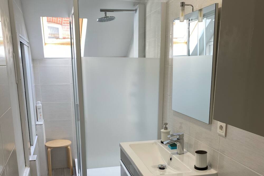 Photo of Bathroom in Chouilly