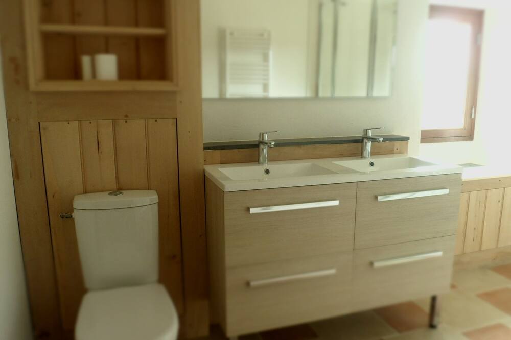 Photo of Bathroom in Mur-de-Bretagne