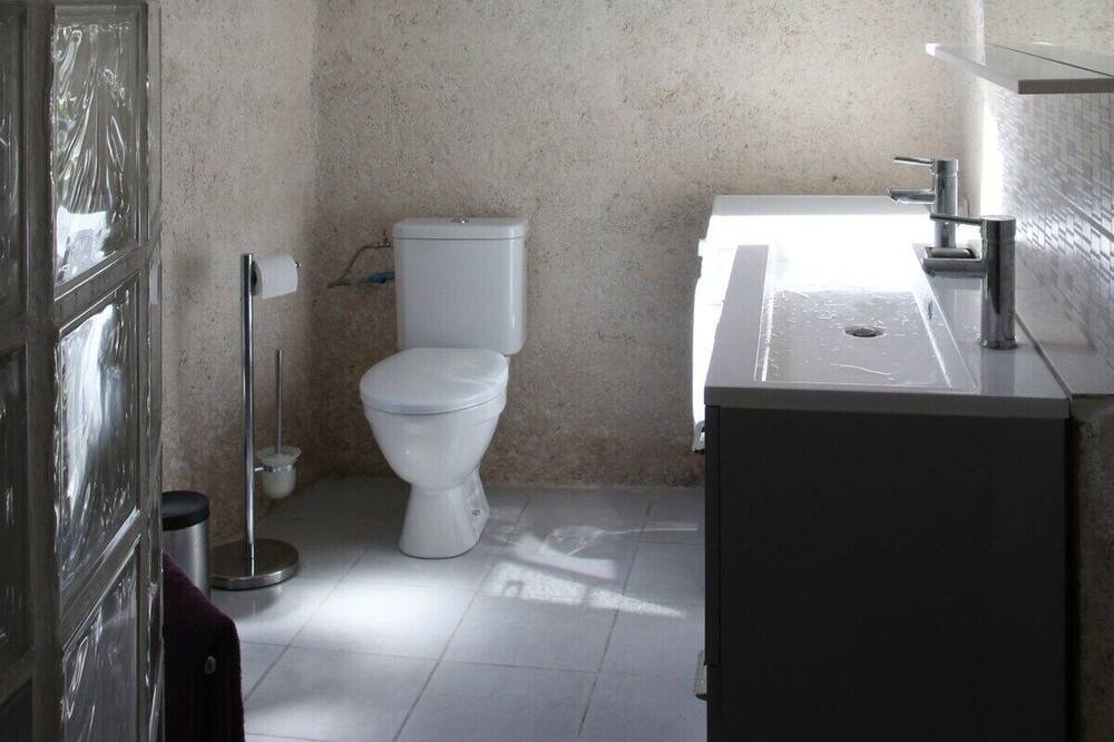 Photo of Bathroom in Ploumilliau