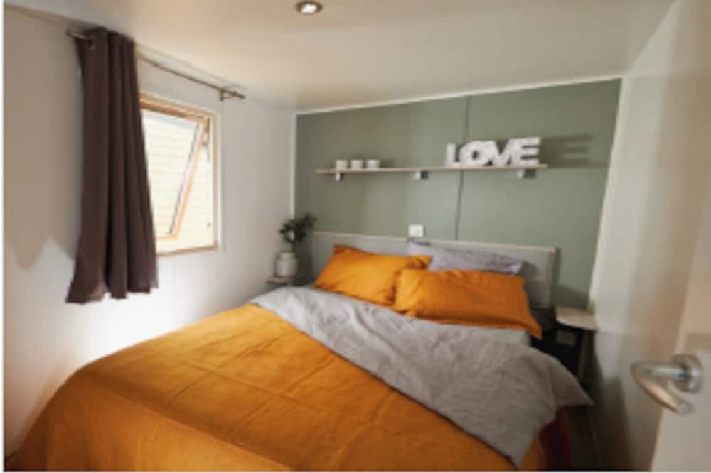 Photo of Bedroom in Gravon