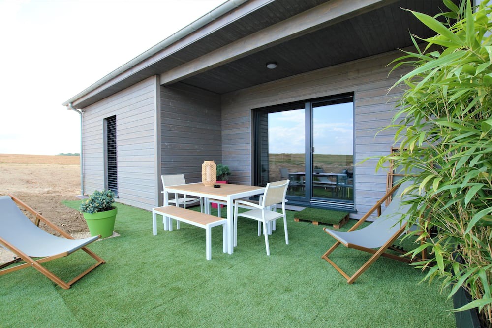Photo of Patio Balcony in Magnant