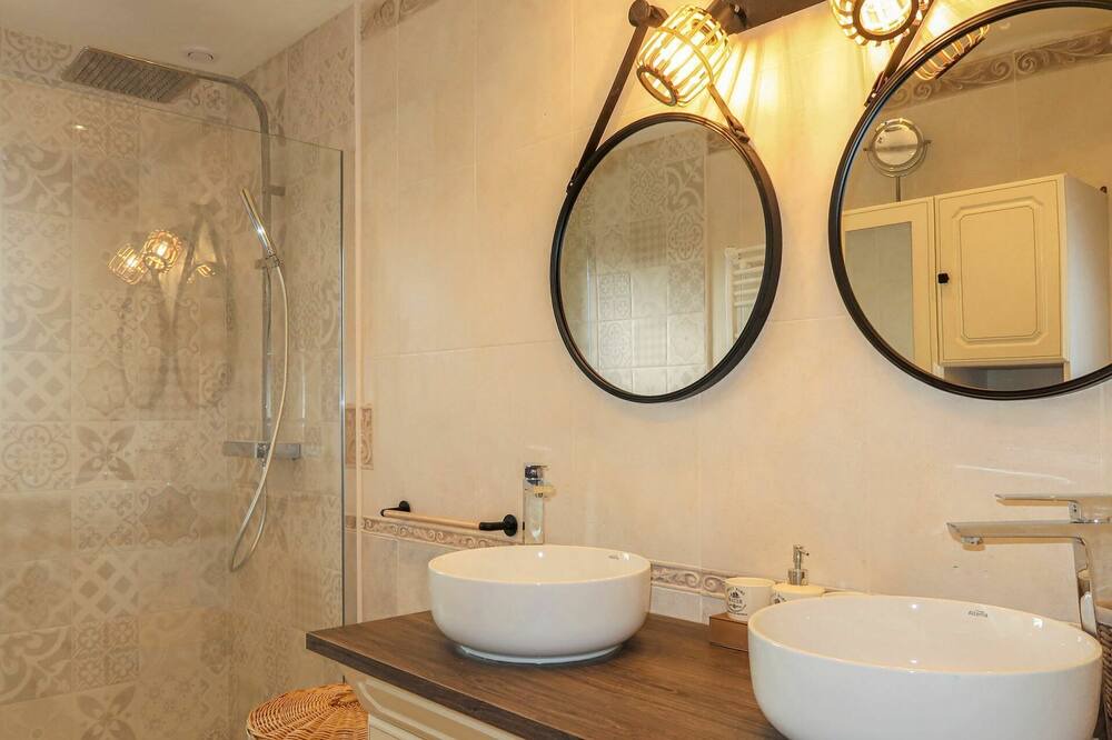 Photo of Bathroom in Lannion