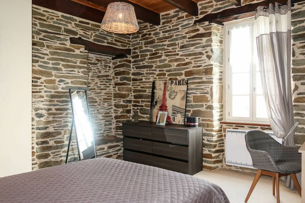 Photo of Bedroom in Lannion