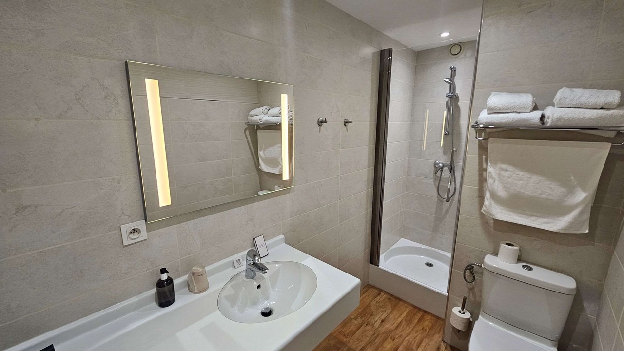 Photo of Bathroom in Mesnil-Saint-Pere