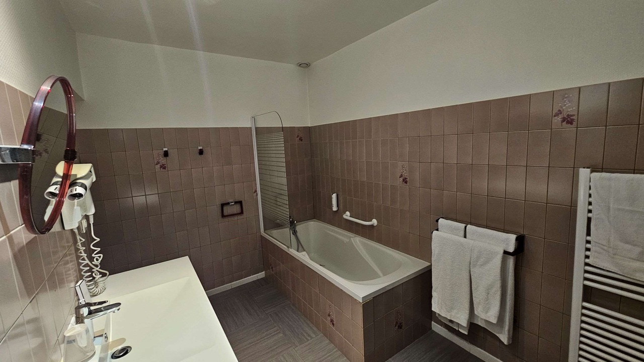 Photo of Bathroom in Mesnil-Saint-Pere