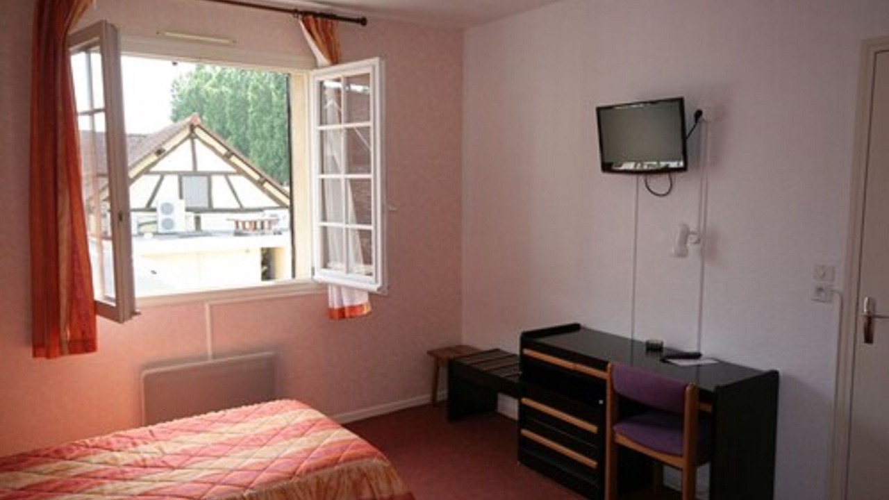 Photo of Bedroom in Montieramey