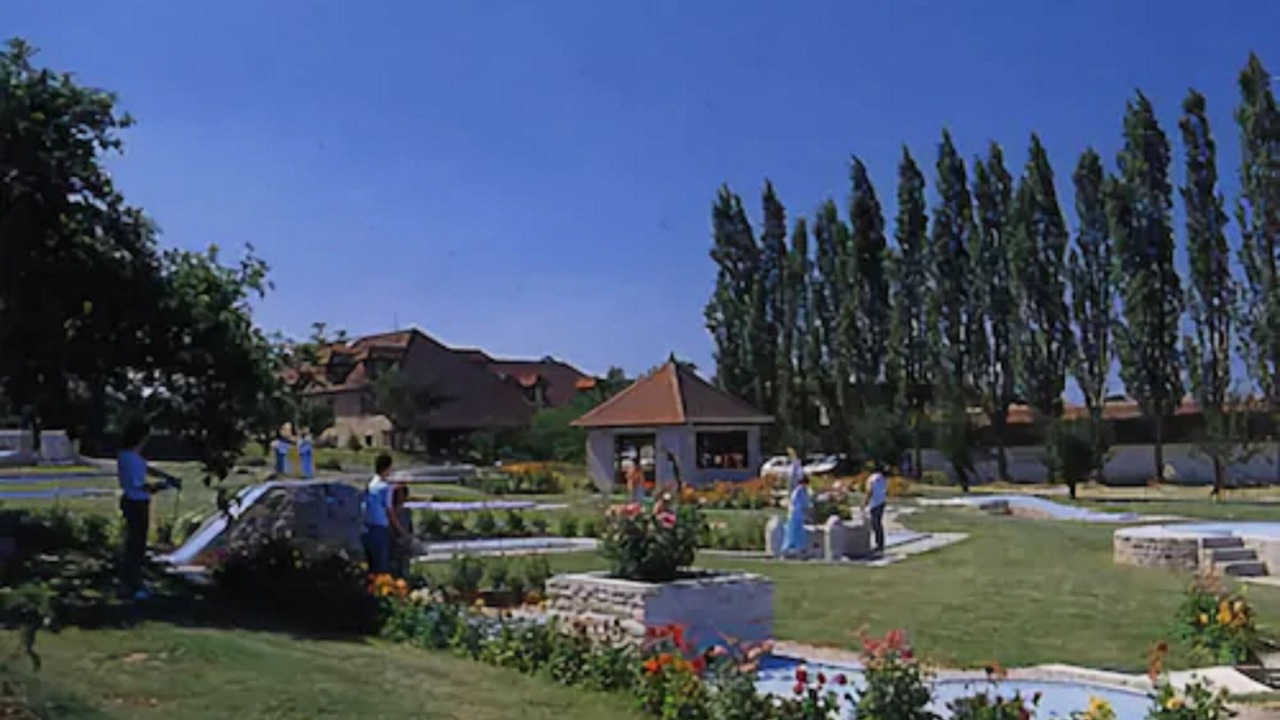 Photo of Others in Montieramey