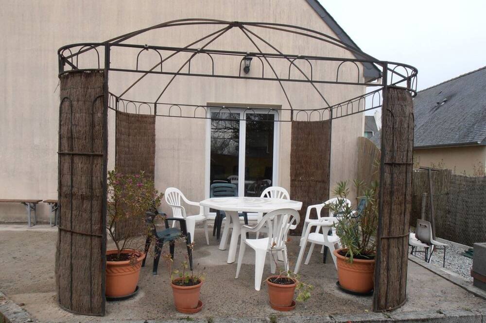 Photo of Patio Balcony in Plouer-sur-Rance