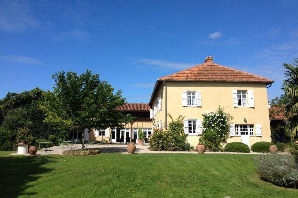 Photo of Outdoor in Puydarrieux