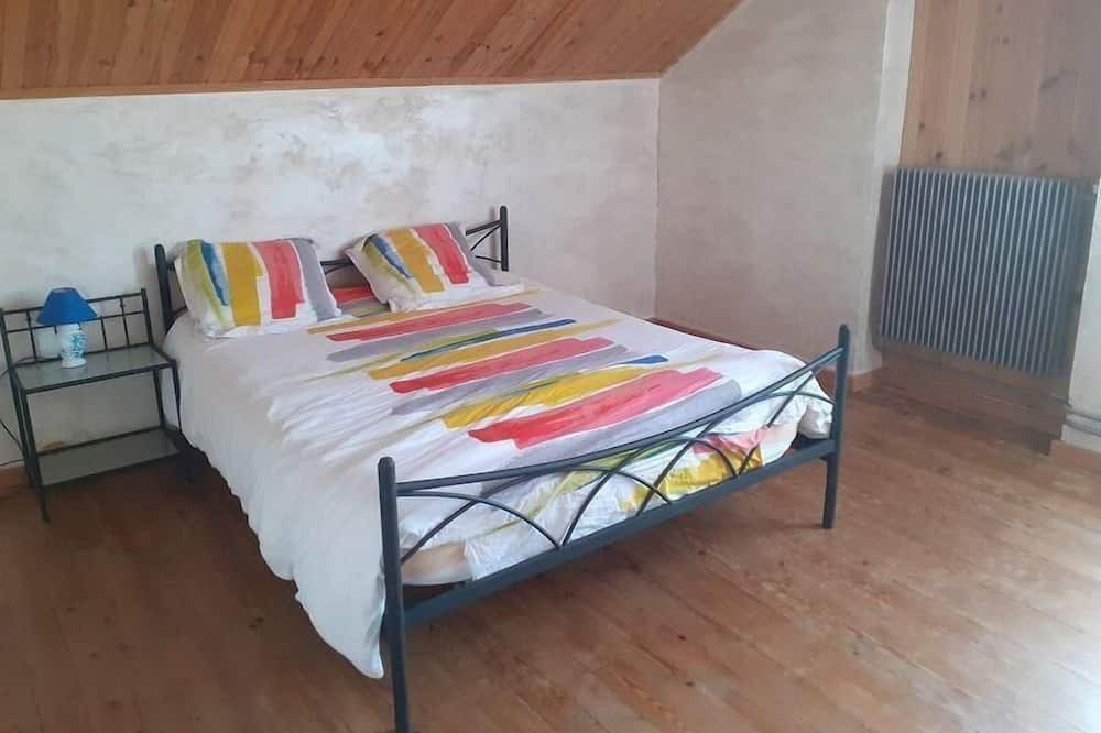 Photo of Bedroom in Villeneuve-la-Lionne