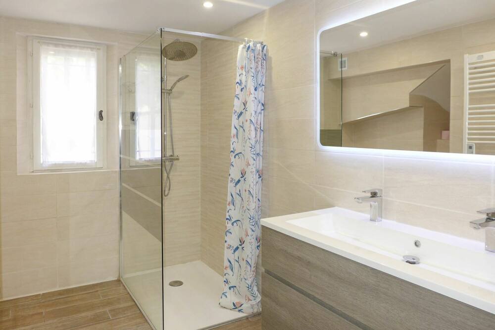 Photo of Bathroom in La Bouverie