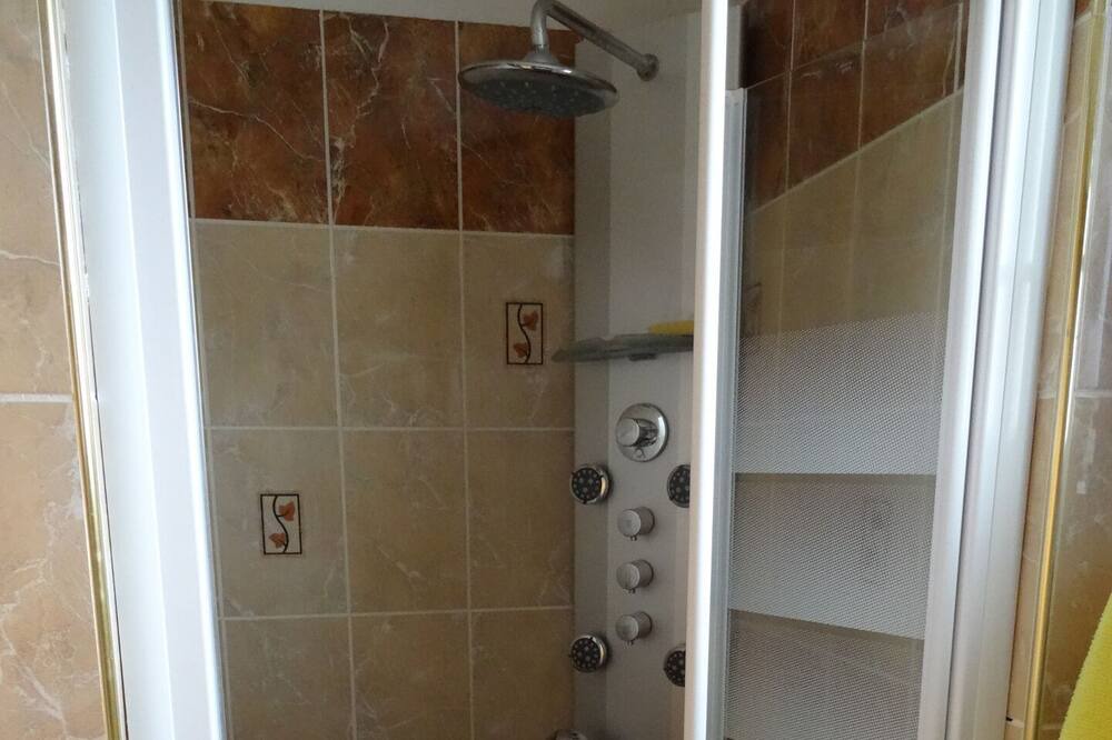 Photo of Bathroom in Saint-Geyrac