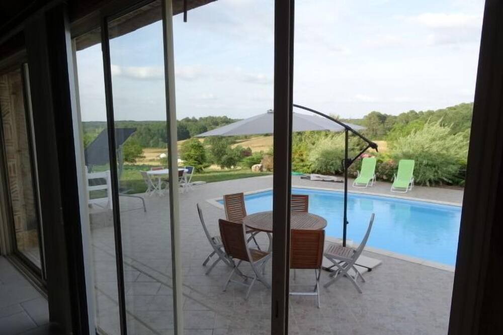 Photo of Patio Balcony in Saint-Geyrac