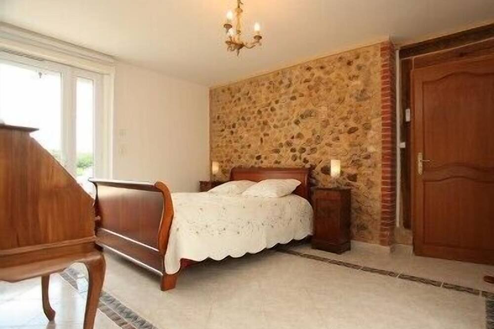 Photo of Bedroom in Saint-Geyrac