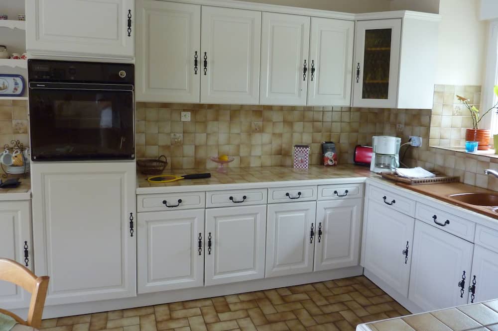 Photo of Kitchen in Neulliac