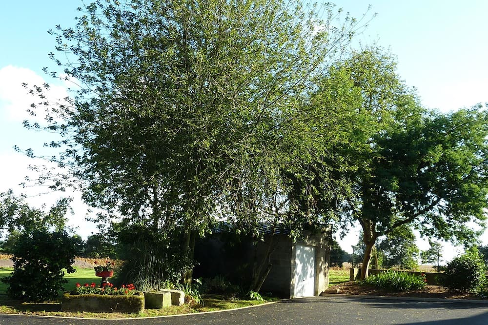 Photo of Outdoor in Neulliac