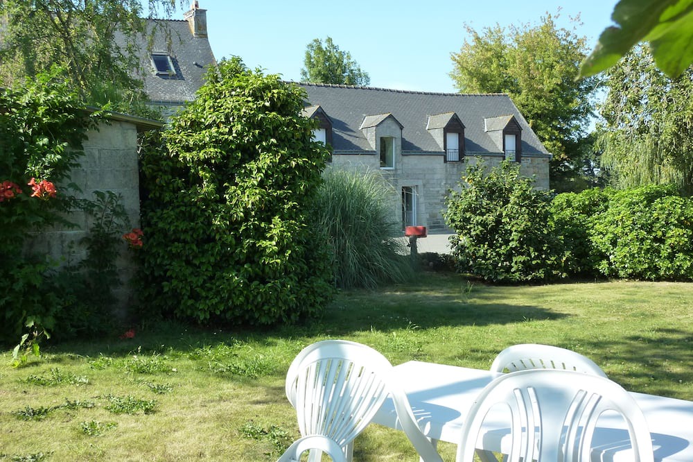 Photo of Outdoor in Neulliac