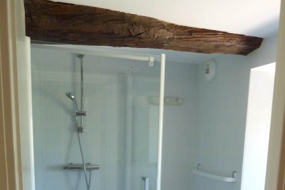 Photo of Bathroom in Neulliac