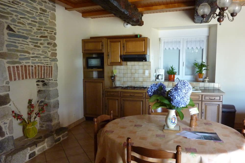 Photo of Kitchen in Neulliac