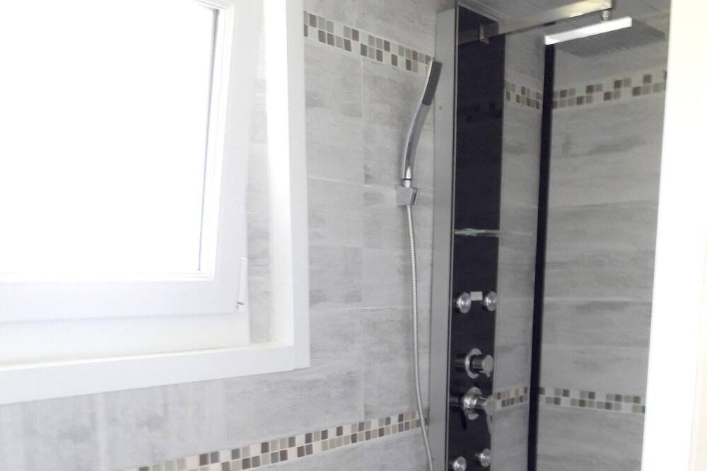 Photo of Bathroom in Belle-Isle-en-Terre