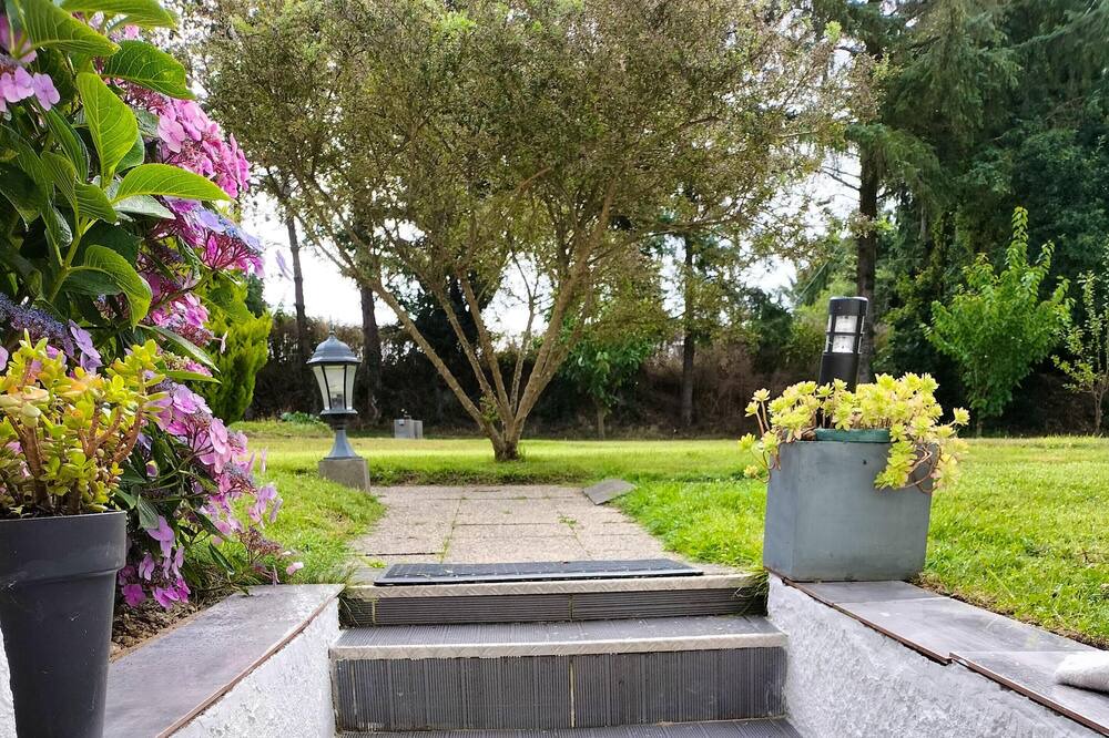 Photo of Outdoor in Belle-Isle-en-Terre