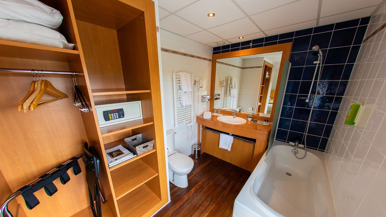 Photo of Bathroom in Sables-d'Or-les-Pins