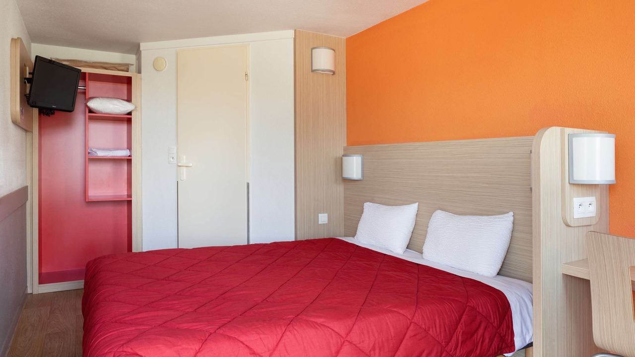 Photo of Bedroom in Saint-Martin-sur-le-Pre