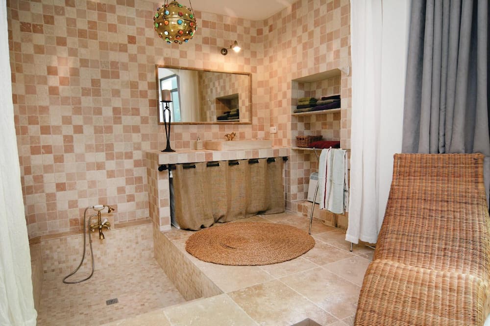 Photo of Bathroom in Cabannes