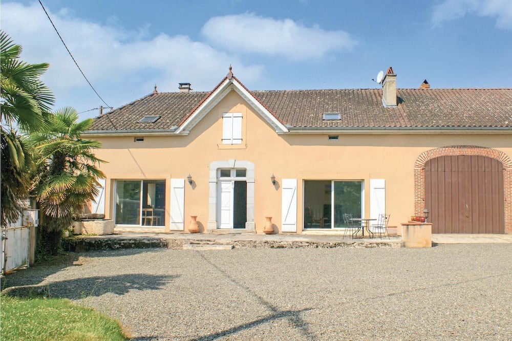 Photo of Outdoor in Sombrun
