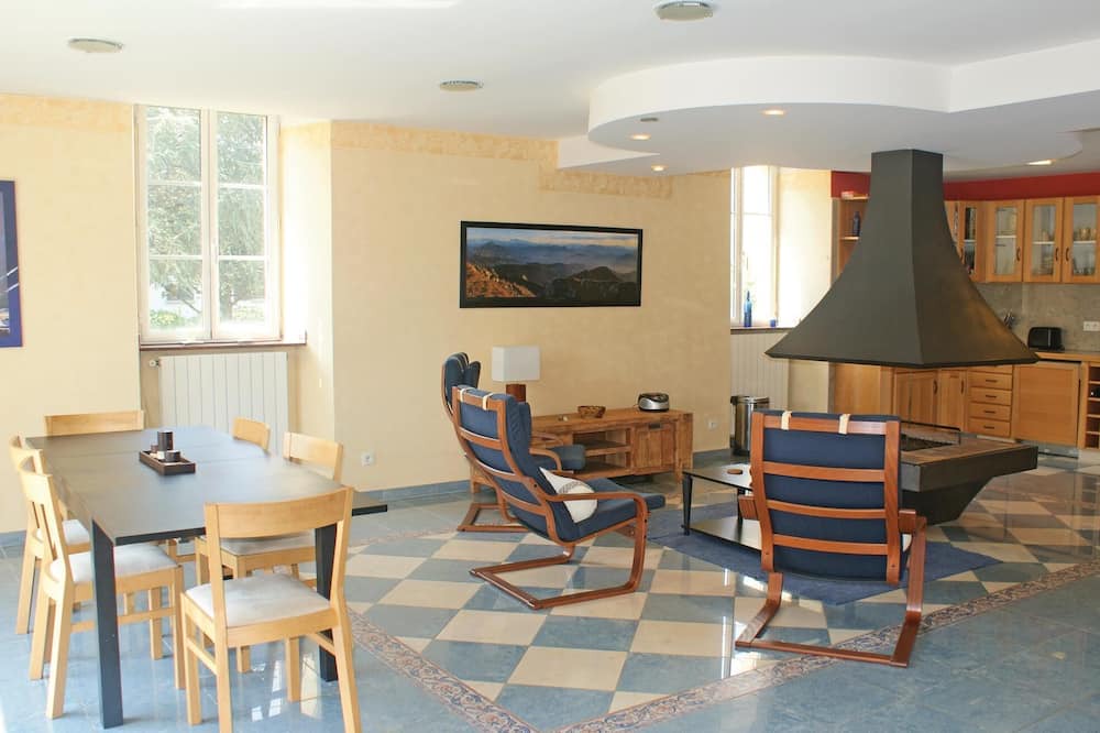 Photo of Bedroom in Sombrun