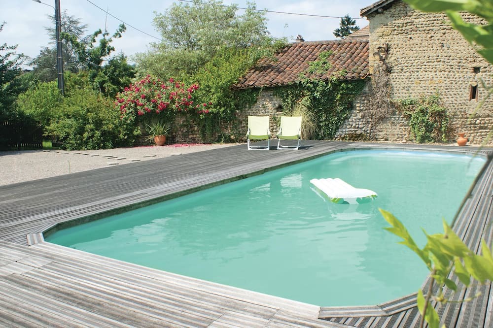 Photo of Outdoor in Sombrun