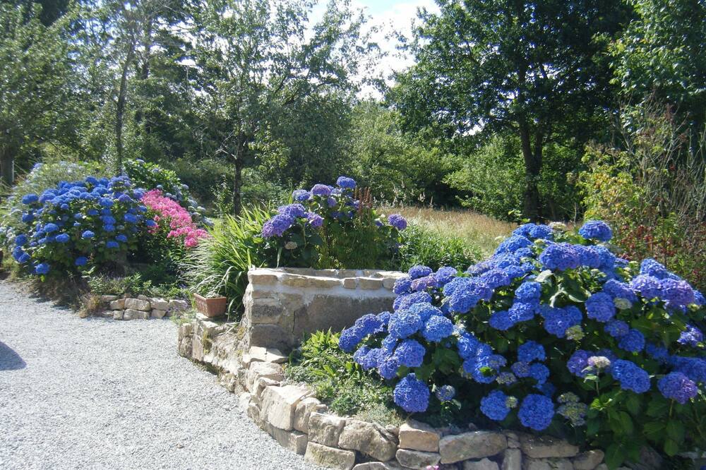 Photo of Outdoor in Plemet