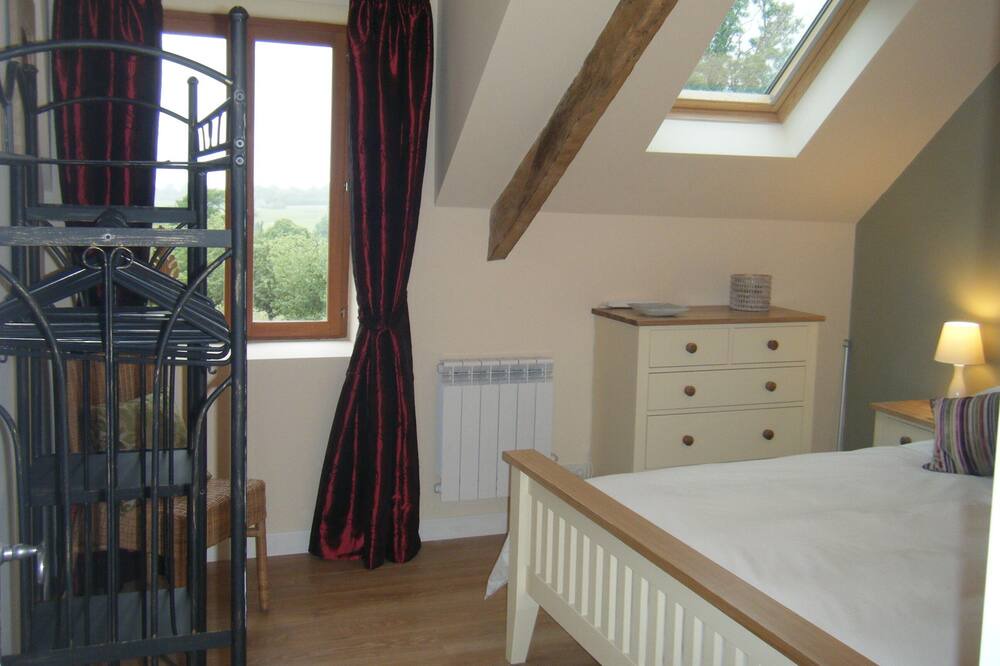 Photo of Bedroom in Plemet