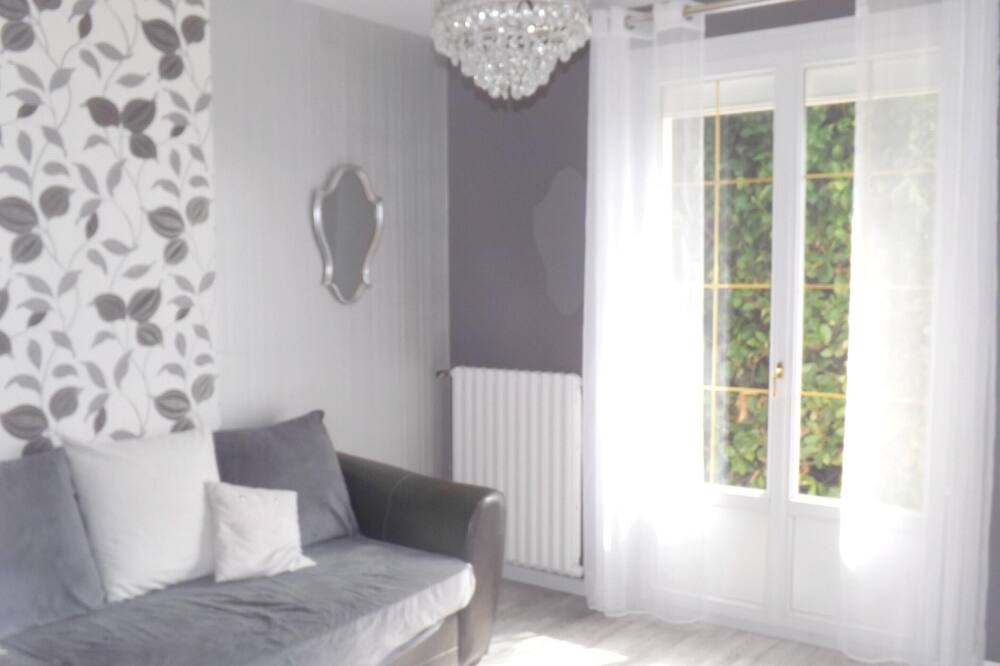 Photo of Livingroom in Thieblemont-Faremont