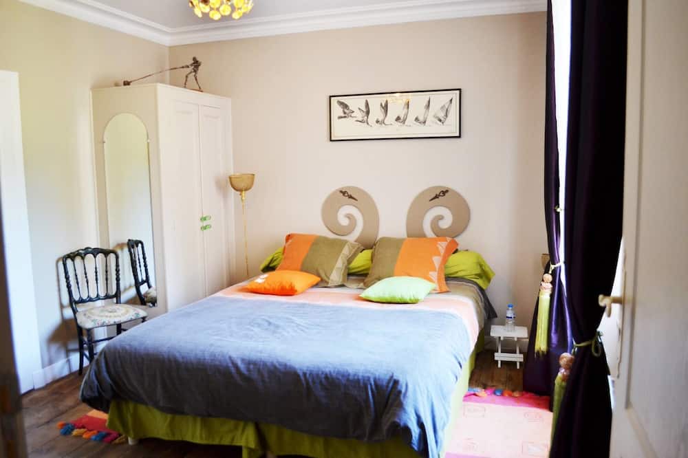 Photo of Bedroom in Belle-Isle-en-Terre