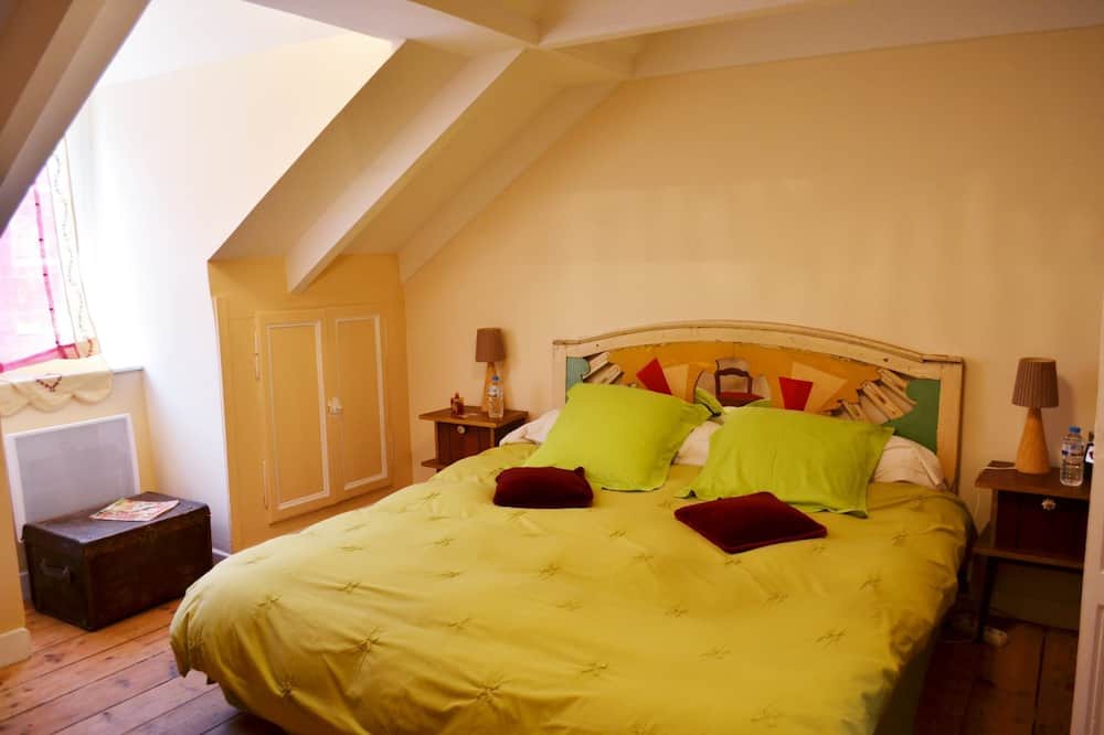 Photo of Bedroom in Belle-Isle-en-Terre