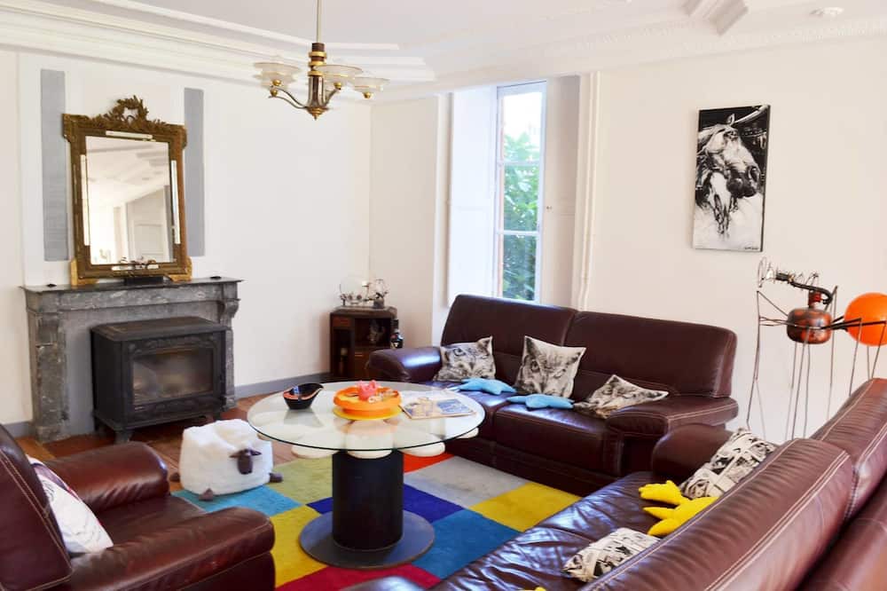 Photo of Livingroom in Belle-Isle-en-Terre