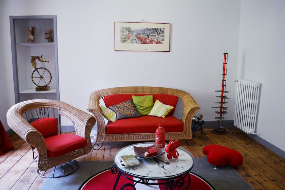 Photo of Livingroom in Belle-Isle-en-Terre