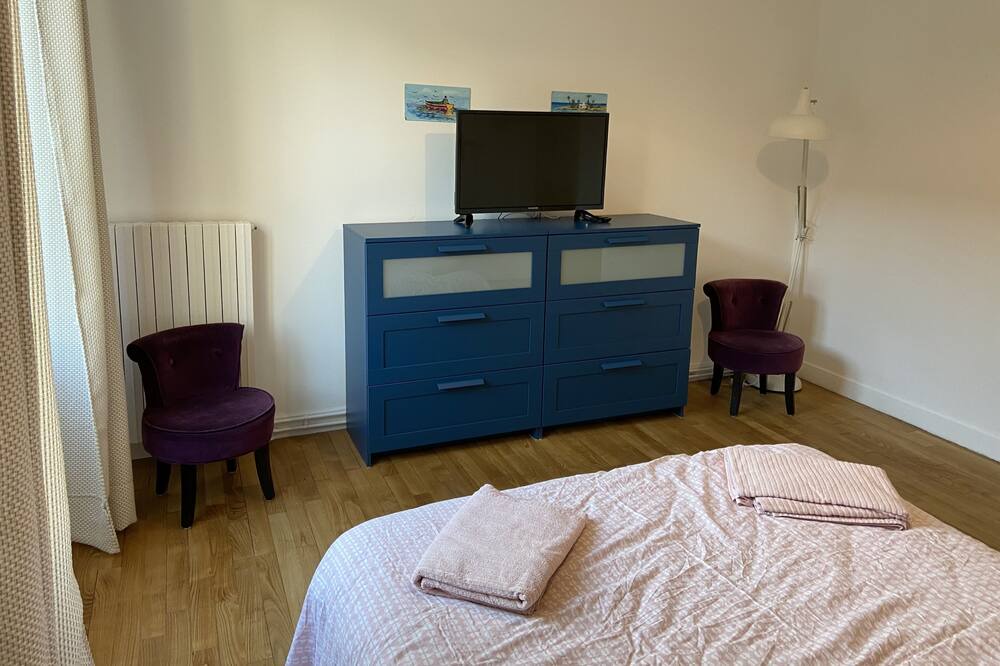 Photo of Bedroom in Dinan