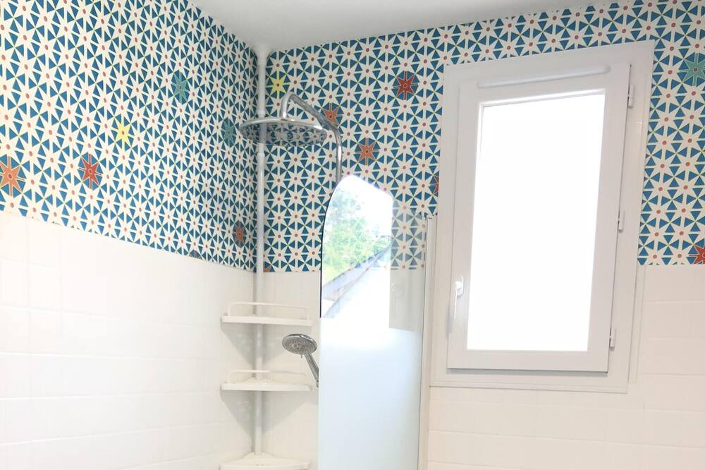 Photo of Bathroom in Dinan