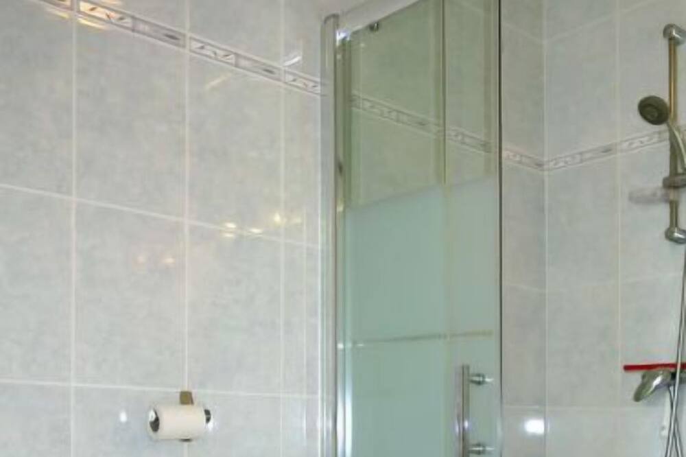 Photo of Bathroom in Planguenoual