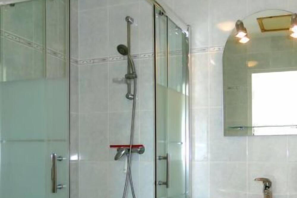 Photo of Bathroom in Planguenoual