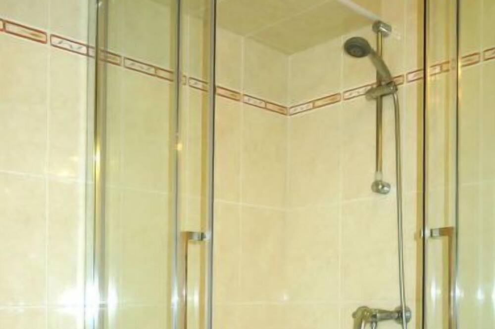 Photo of Bathroom in Planguenoual