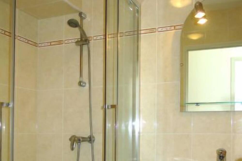 Photo of Bathroom in Planguenoual