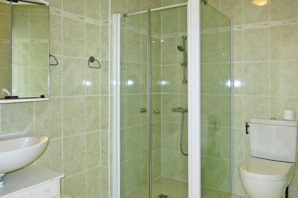 Photo of Bathroom in Planguenoual