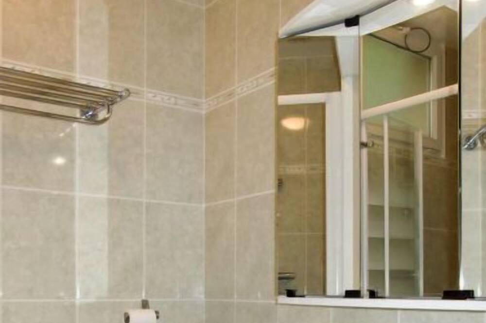 Photo of Bathroom in Planguenoual
