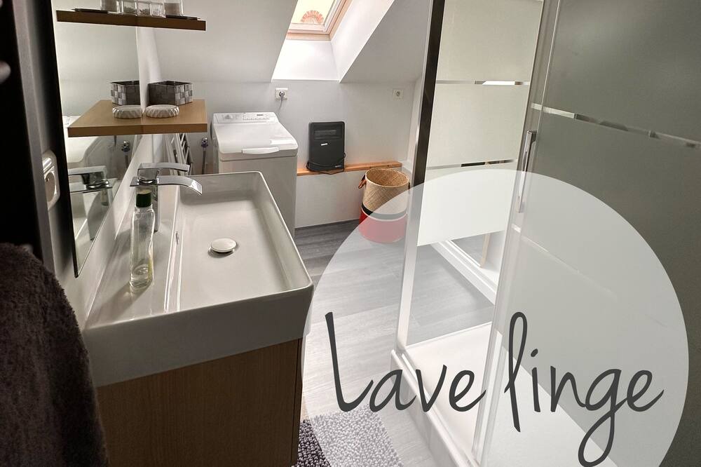Photo of Bathroom in Chouilly
