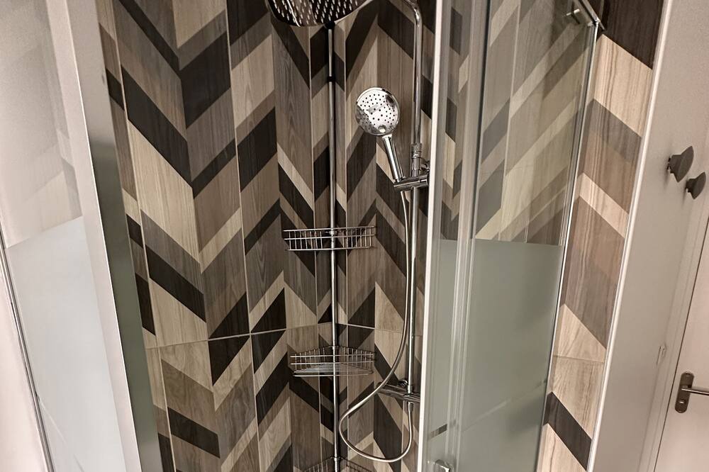 Photo of Bathroom in Chouilly